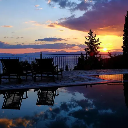 Boukari Villa Chlomos