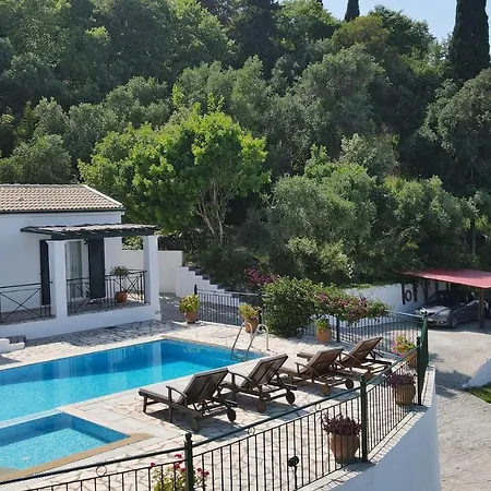 Boukari Villa Chlomos