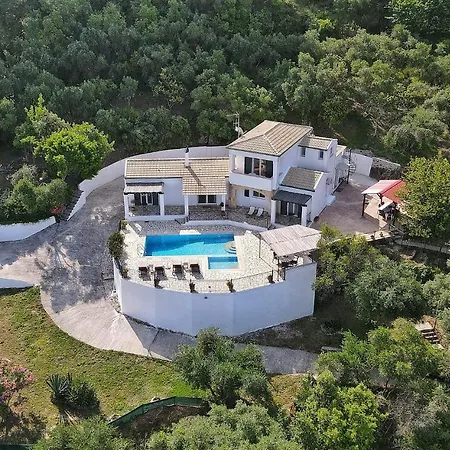 Boukari Villa Chlomos