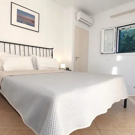 Boukari Villa Chlomos