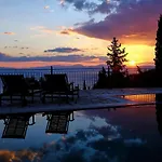 Boukari Βίλα Χλομός